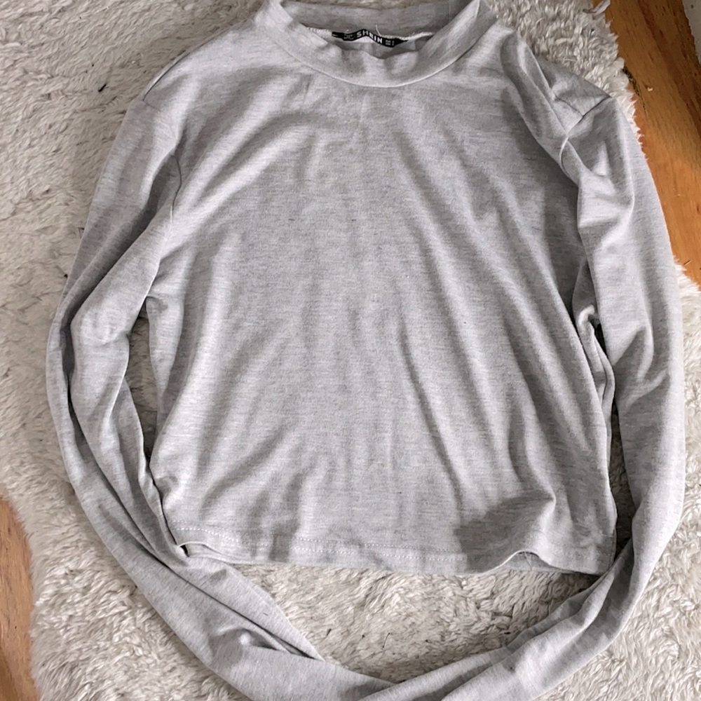 Cropped grey long sleeve